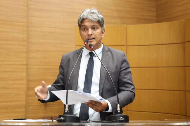 Dr. Samuel solicita, junto ao DER, melhorias de rodovia em Socorro